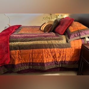 King bedding set with pillows